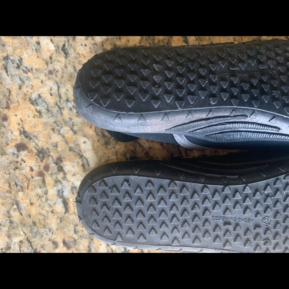 Zen water/Ocean shoes - like new - Picture 7 of 8